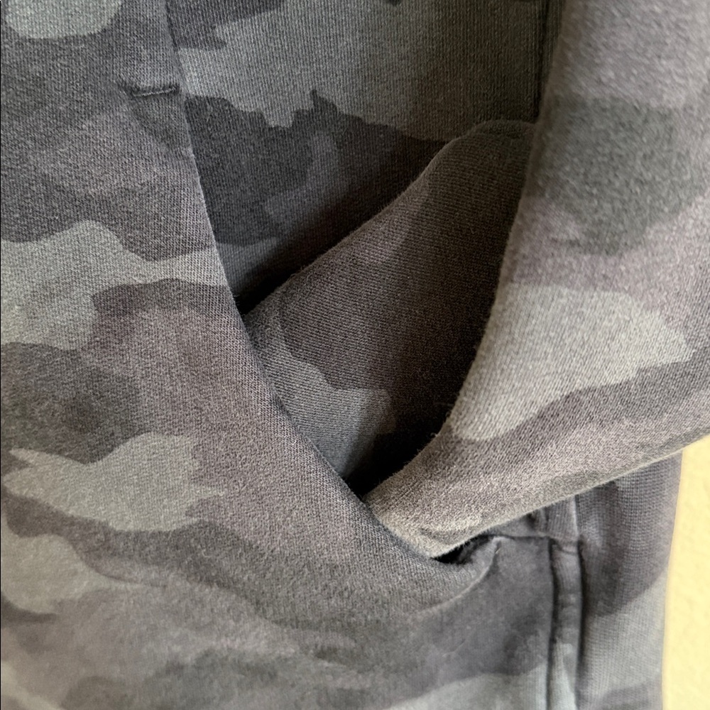 🖤Lululemon Black Camo Scuba Zip-Up Hoodie - Picture 6 of 9